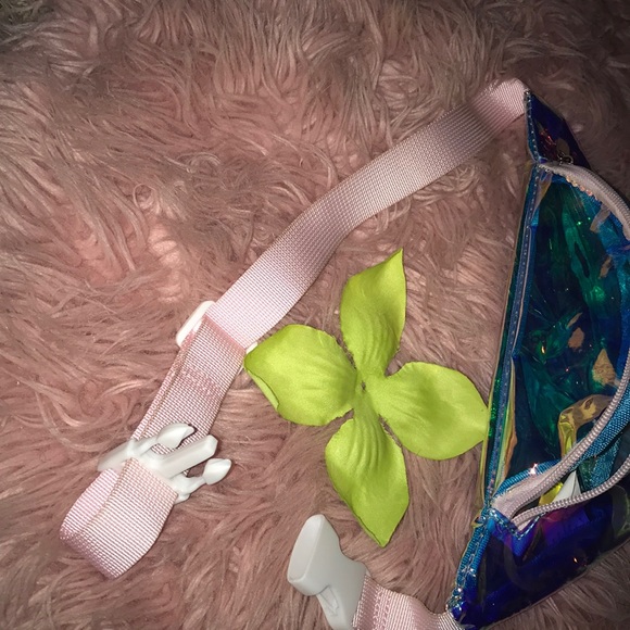 Colorful Fanny pack💗 - Picture 4 of 6